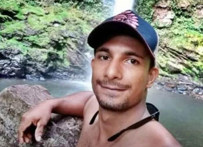 Jovem de 22 anos comete suicídio por enforcamento na zona rural de