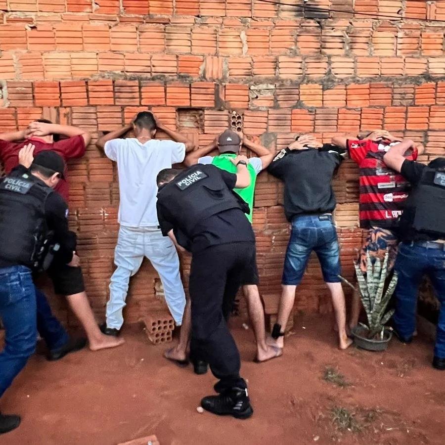 Polícia prende criminosos acusados de matar jovem encontrado em rio