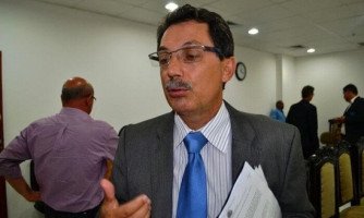 Deputado diz que Pedro Taques abandonou região e sugere voto contra a reeleição