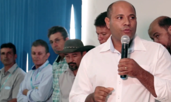 Diretoria lamenta perda de recursos de emenda parlamentar durante reunião com cooperados.