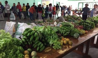 Mais de dois mil quilos de alimentos  são distribuídos às famílias carentes de Araputanga