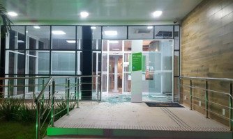 Bando explode Sicredi em Lambari do Oeste e rouba R$ 250 mil