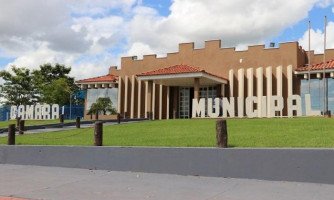 Projeto fixa salário mínimo para vereadores de Araputanga a partir da próxima legislatura