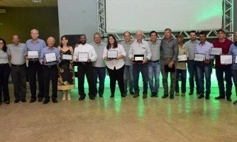 Sicredi Noroeste MT e Acre homenageia sócios-fundadores da Cooperativa