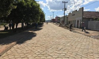 Prefeitura fabrica bloquetes para pavimentação de ruas em Reserva do Cabaçal