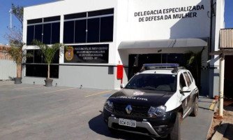 Menor acusa padrasto de tentativa de estupro e mãe diz não acreditar na filha de 16 anos