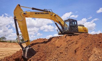 Município receberá escavadeira hidráulica para atividades na zona rural