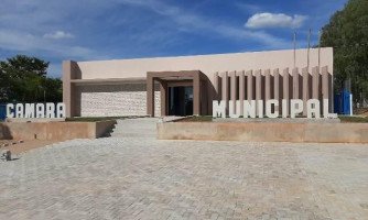 Presidente ignora crise e cria gastos para Câmara Municipal de Araputanga