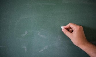 Prefeito de Araputanga descumpre determinação da Justiça para posse de professores