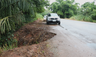 Buraco na MT-175 aumenta riscos de acidentes; vereadores pedem sinalização e ação do Estado