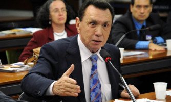 Deputado Carlos Bezerra pede ao STF para voltar a receber aposentadoria de governador em MT
