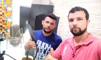 Música “Meu jeito imaturo” é a nova aposta dos irmãos Dos Anjos & Genaro