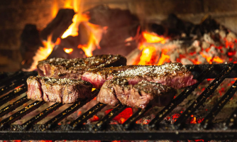 Suspeitos de roubar idoso são presos durante churrasco com dinheiro da vítima em Araputanga