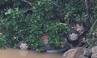 Homem morre ao capotar e carro cair em córrego entre Araputanga e Cachoeirinha