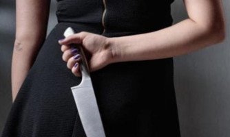 Menina de 12 anos tenta esfaquear mãe após ser proibida de usar internet