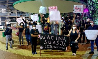 Em ato, servidores da Assistência Social cobram vacinação da categoria em Mato Grosso
