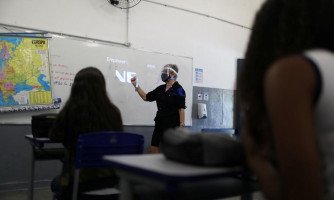 Ministério da Saúde define ordem de imunização de trabalhadores da Educação e  grupo não prioritários