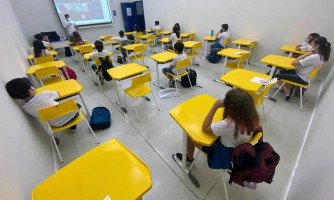 Aulas serão retomadas segunda-feira em sistema híbrido com revezamento de alunos e professores