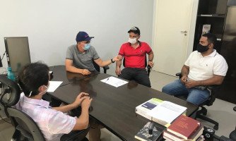 Prefeito, vereador e secretário de Meio Ambiente se reúnem e discutem ações de proteção de nascentes