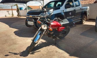 Polícia Civil apreende motocicleta e prende suspeito por manobra perigosa em Jauru