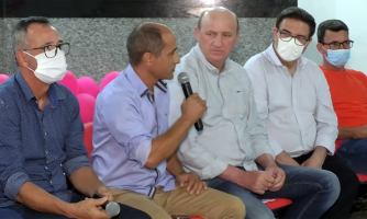 Em reunião, prefeito destaca ações parlamentares em benefício do município de Indiavaí