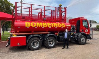 Dr. Gimenez atua e Corpo de Bombeiros de Cáceres recebe novo veículo