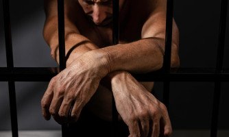 Acusado de estuprar a neta  durante oito anos avô é preso em Mirassol DOeste