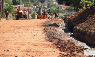 Prefeitura de Araputanga inicia pavimentação asfáltica e da sequência em diversas obras