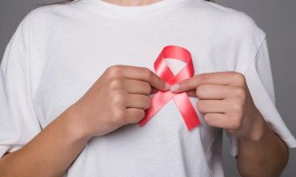 Mulheres fazem exames de mamografia e participam de ação Outubro Rosa em Indiavaí