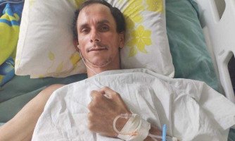 Peão de Araputanga acamado após acidente em rodeio recebe tratamento inovador em Cuiabá
