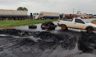 Sem efetivo suficiente, PRF coloca setor administrativo para desbloquear rodovias