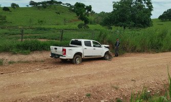Caminhonete furtada de empresa de transportes é recuperada pela PM em comunidade rural de Araputanga; veja fotos