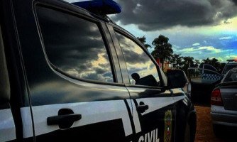 Polícia realiza prisão e apreensão de três pessoas por homicídio em Pontes e Lacerda