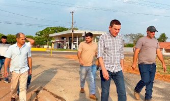 Deputado Federal visita obra e garante novos recursos para Indiavaí
