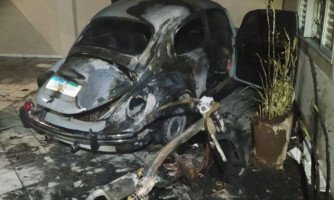 Moto elétrica causa incêndio enquanto era carregada na tomada em Cáceres