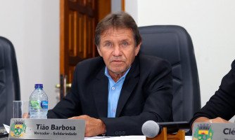 Tião Barbosa aponta situação precária em ponte e relata falta de ação da administração pública