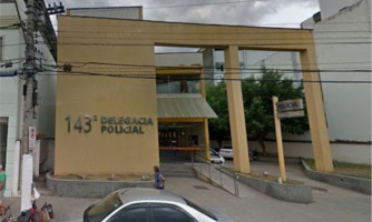 Adolescente mata pais e irmão após ser proibido vir a MT conhecer namorada virtual