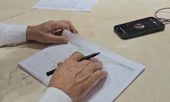 Governador confirma repasse de R$ 4 milhões para pavimentação asfáltica em Glória d’Oeste; vídeo