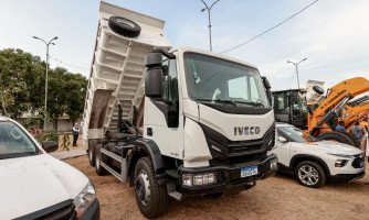 Mirassol d’Oeste recebe caminhão caçamba do Governo do Estado para fortalecer agricultura familiar