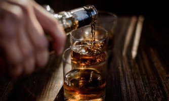 MPMT alerta bares e restaurantes sobre riscos de adulteração de bebidas