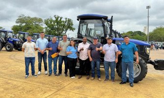 Indiavaí é contemplado com trator do Governo do Estado para fortalecer a agricultura familiar