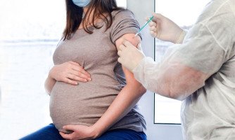 Gestantes devem se vacinar contra bronquiolite para proteger recém-nascidos