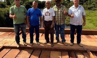 Vice-prefeito Adenilson Eliotério e vereadores acompanham obras de melhorias na MT-435