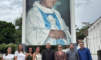 Primeira-dama de MT, Virgínia Mendes, visita Jauru e conhece a história do beato Padre Nazareno Lanciotti