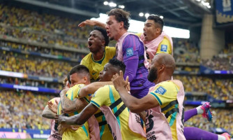Brasil avança às oitavas e fica a quatro vitórias do hexacampeonato