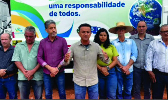 Novo caminhão compactador amplia estrutura da coleta de resíduos em Figueirópolis d'Oeste