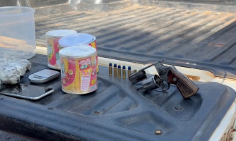 Polícia Militar prende três suspeitos de sequestro, apreende arma de fogo e drogas em Vale de São Domingos