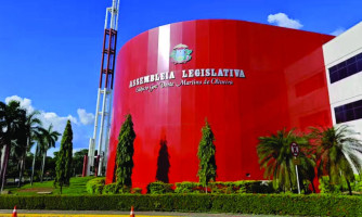 90% dos deputados tentam reeleição na Assembleia e 75% à Câmara; veja nomes