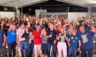 Avallone cumpre agenda em Cáceres com caminhada pelo comércio e reunião com mais de 400 apoiadores