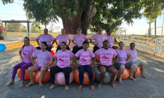 Mulheres do PAIF participam de aula de Pilates ao ar livre em Indiavaí